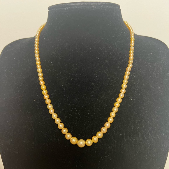 (4)Vintage Graduated Pearl Strand Necklaces - Picture 7 of 10